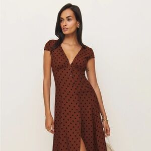 Reformation Wilda Dress in Fig Jam Dot NEW WITH TAGS